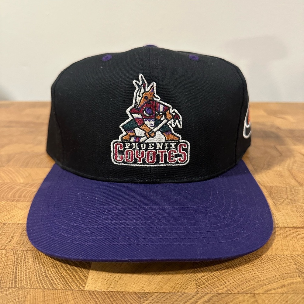 Phoenix Coyotes Vintage NHL Strap back Hat